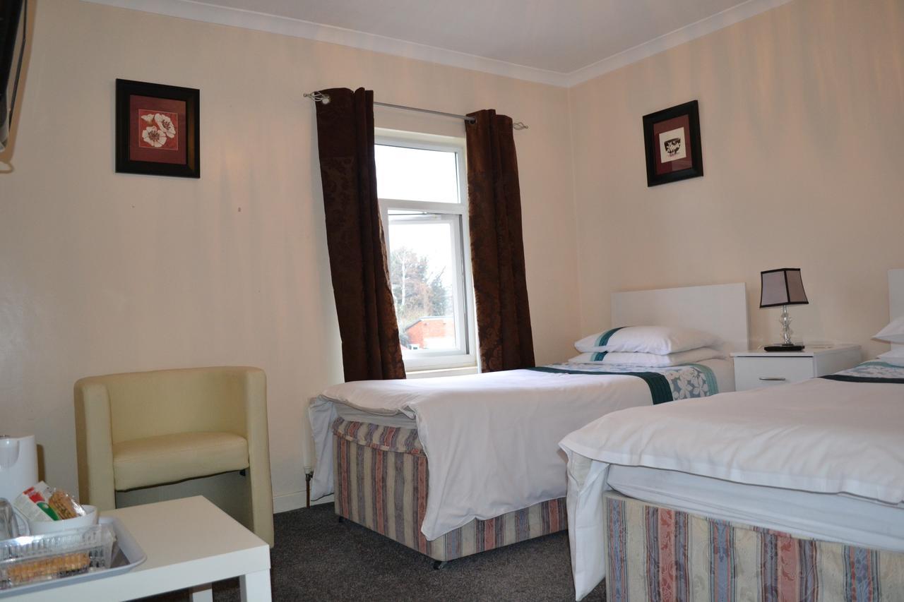 Annie's Guest House Farnborough  Extérieur photo